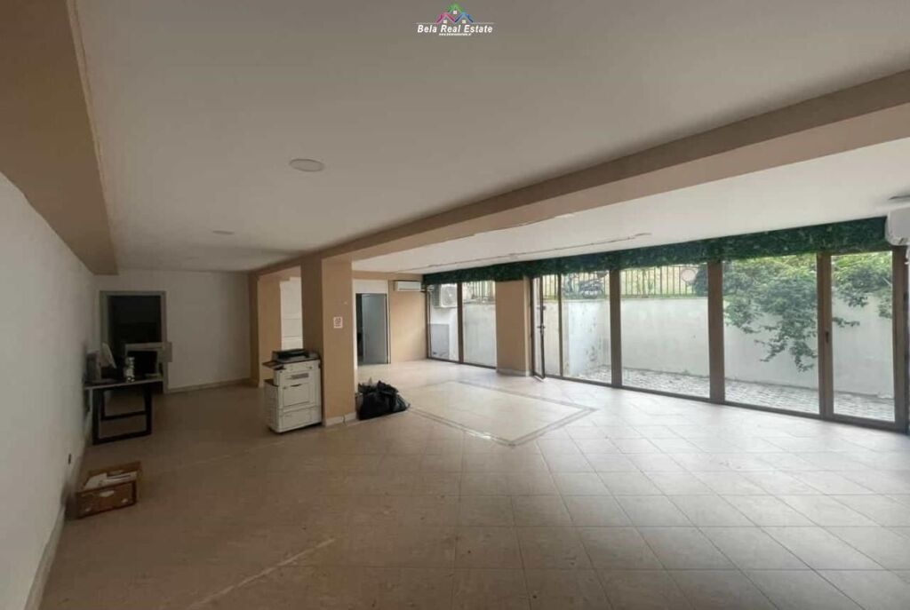 Dyqan Me Qera Tek Pazari i ri ( ID BD21805) Tirane