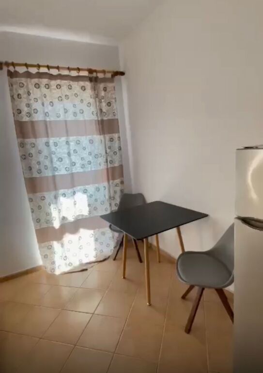 Studio apartment for rent in Fresk near Melisa Pastry🏷️2500 leke