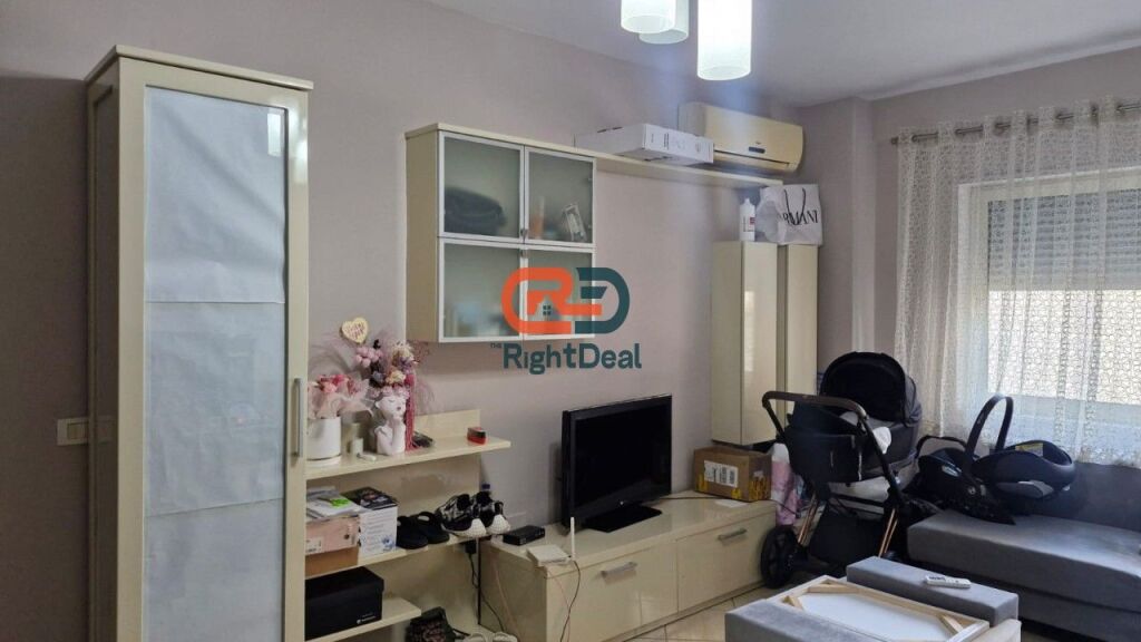 Tek Ish Parku, Jepet Me Qira Apartament 1+1 I Mobiluar!!