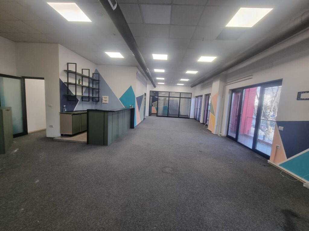 ZYRE ME QERA 190 M2 FRAMACIA 10 220.000 LEKE