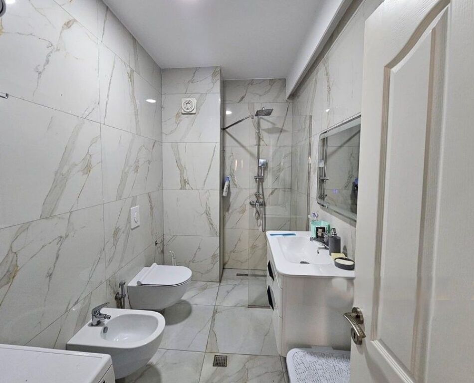 SHESIM APARTAMENT 2+1+VERANDE NE YZBERISHT