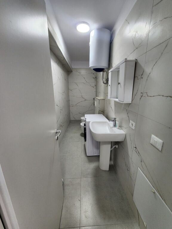 JEPET ME QERA APARTAMENT 2+1 PRANE MUZEUMIT , DURRËS