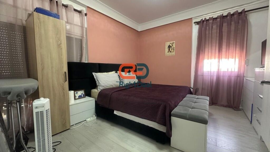 Tek Jordan Misja, Shitet Apartament 2+1 Me Planimetri Te Rregullt!