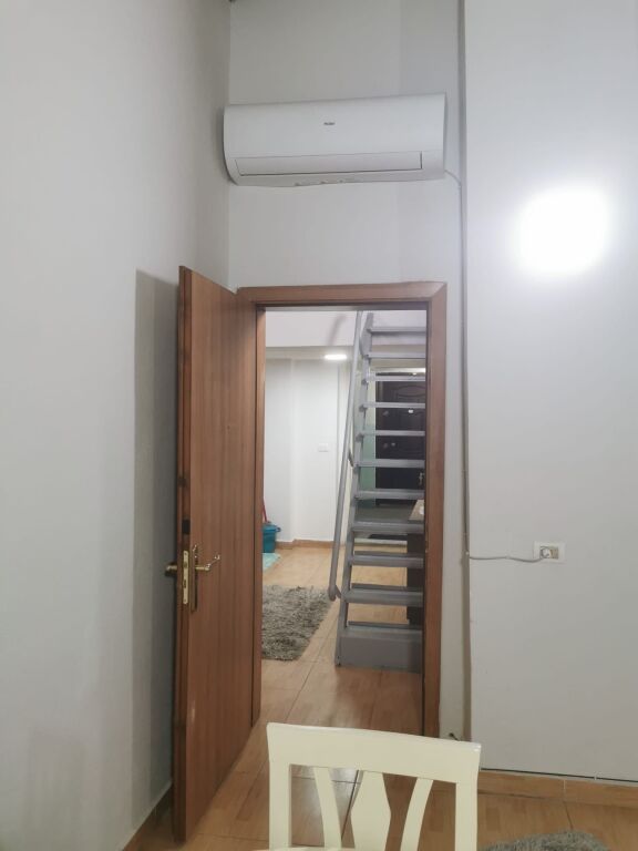 Jepet Me Qera Apartament 1+1+1 Ballkon