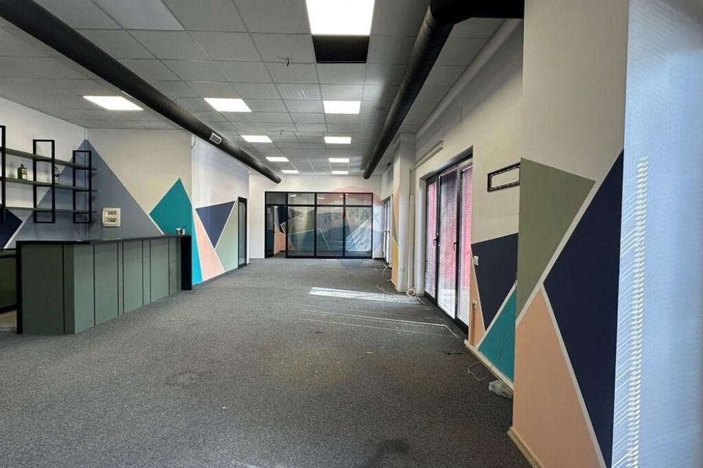 AMBIENT KOMERCIAL PER QIRA TEK ARLIS