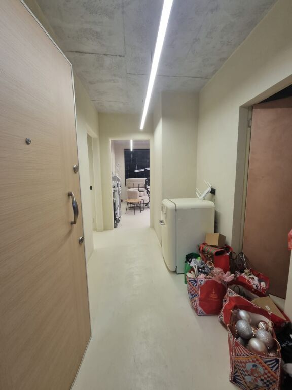 Appartamento 1+1, Comune di Parigi!