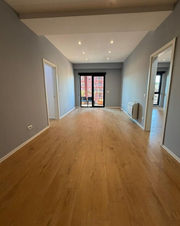 📌Ambient Biznesi (Zyrë) me Qira tek Garden Building