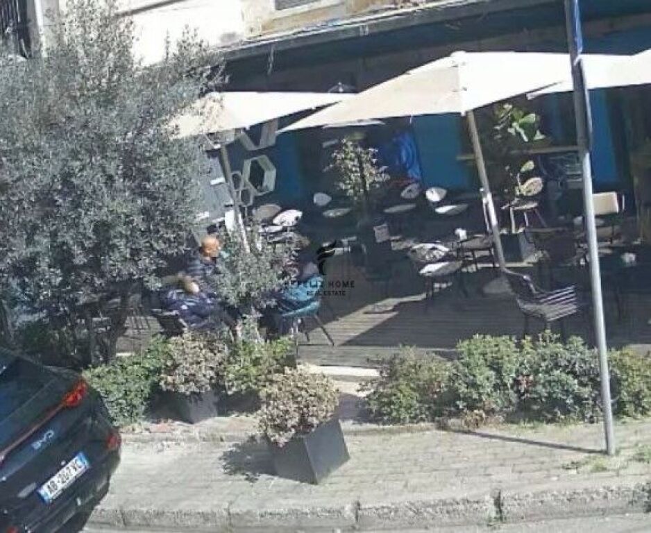 COMMERCIAL SPACE FOR RENT 170 M2 MYSLYM SHYRI 150.000 LEKE FH-57970