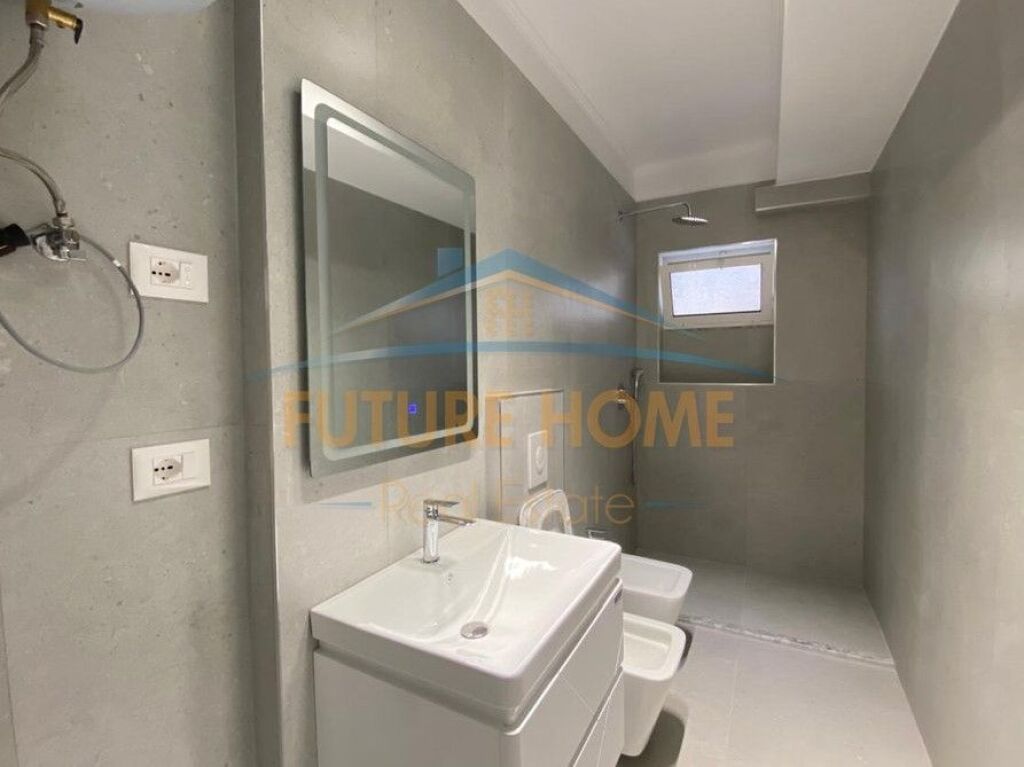 Shitet, Apartament 2+1, Porcelan