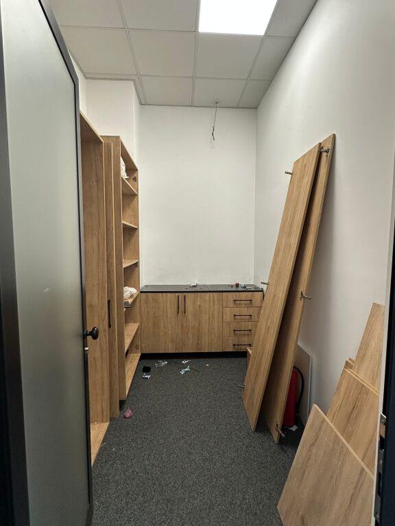 Office for rent ARLIS, opposite QSUT