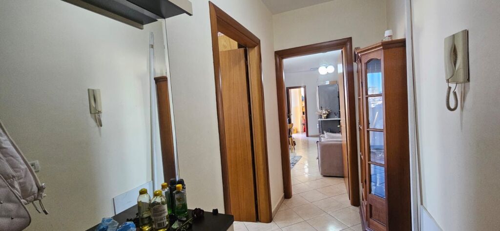 Shitet apartament 1+1 prane Shkolles Mihal Grameno!
