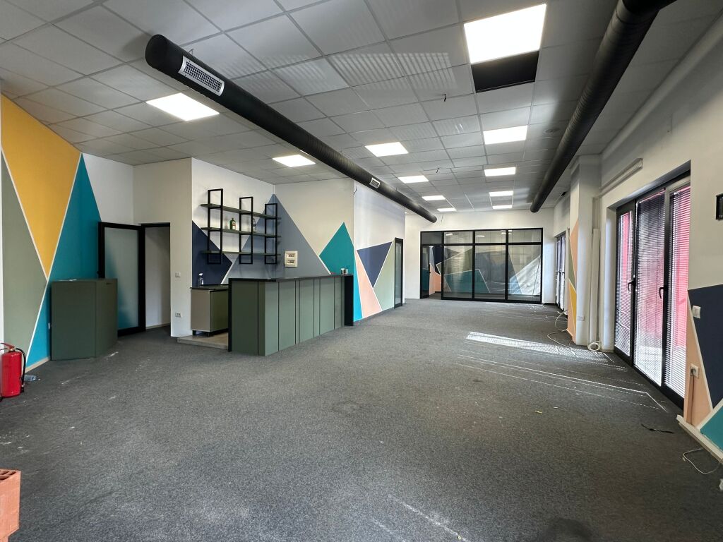 Office for rent ARLIS, opposite QSUT