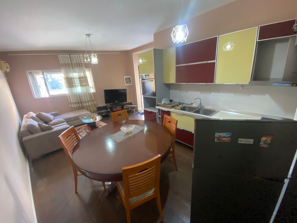 🏡 Jepet me qera Apartament 2+1 te ish Tregu Elektrik, Tiranë