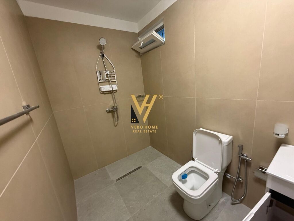 JEPET HYRJE 1+1+OBORR TE KODRA E DIELLIT 45.000 LEKE