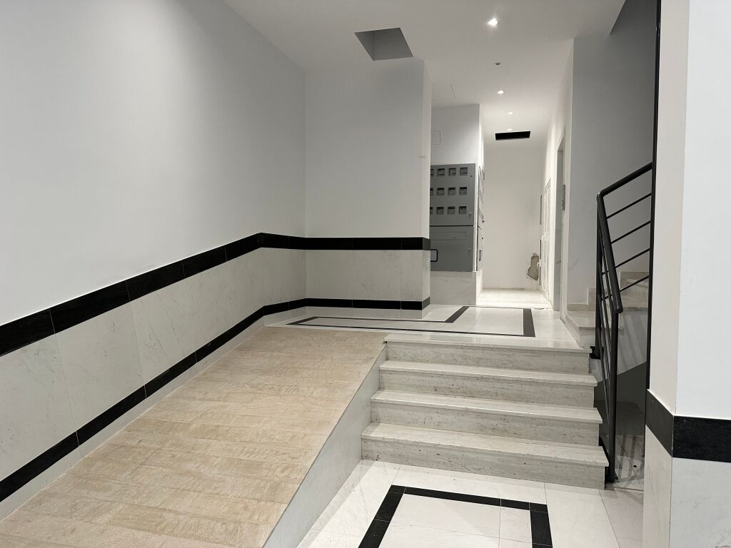 Apartament 2+1+2 në shitje në Lungomare Vlore