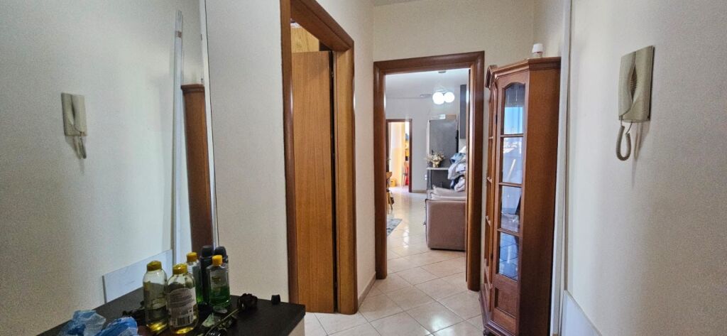 Shitet apartament 1+1 prane Shkolles Mihal Grameno!
