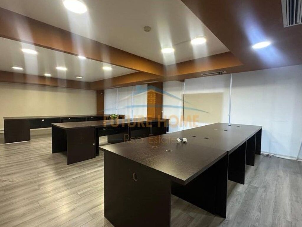 Qera, Ambjent biznesi, Rruga "Sami Frasheri", Tirane.