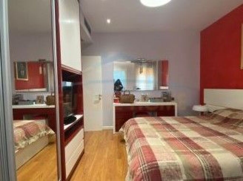 Shitet, Apartament2+1+2, Rruga e Kosovareve, Tirane.