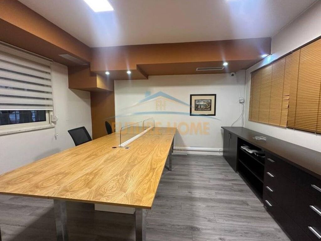 Qera, Ambjent biznesi, Rruga "Sami Frasheri", Tirane.