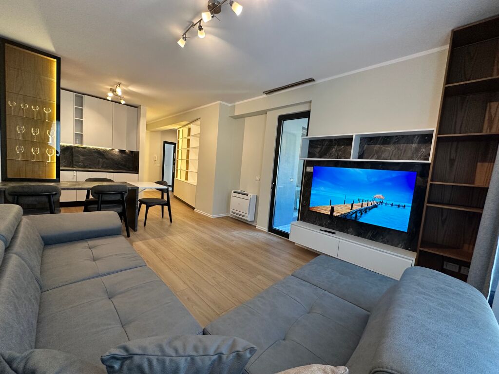 Apartament 2+1+2 në shitje në Lungomare Vlore