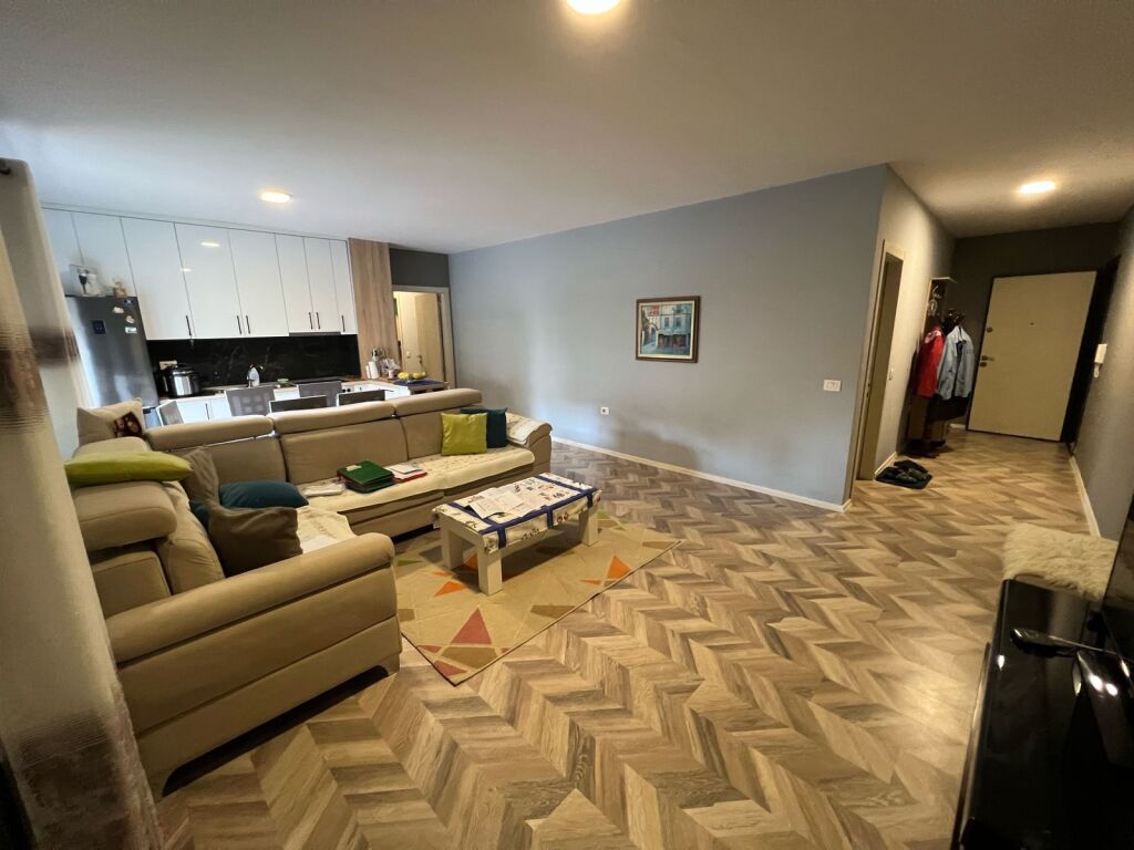 SHITET APARTAMENT 2+1 5 MAJI 189.000 EURO