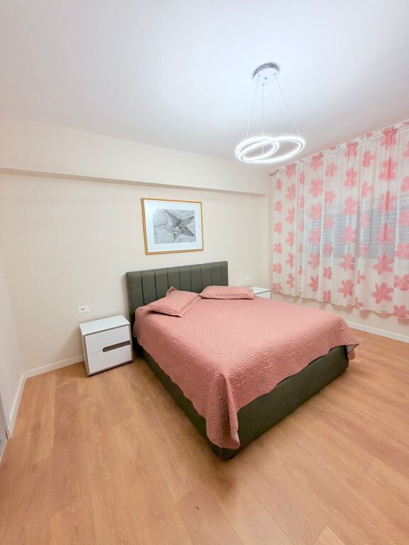 JEPET ME QERA APARTAMENT 2+1 PRANE MUZEUMIT, DURRES