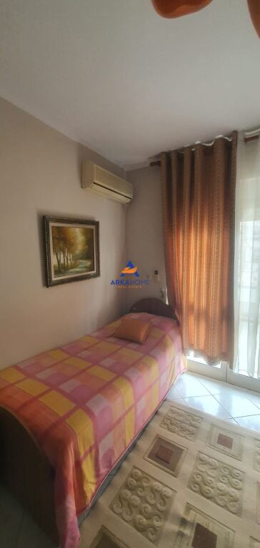 JEPET APARTMENT ME QERA 2+1+BALLKON " ALI DEMI " 50.000 LEKE