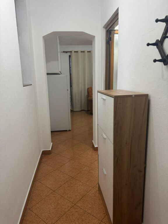 Jepet apartament me qera 1+1 ne Myslym Shyri , prane Bar Momo-45.000 leke