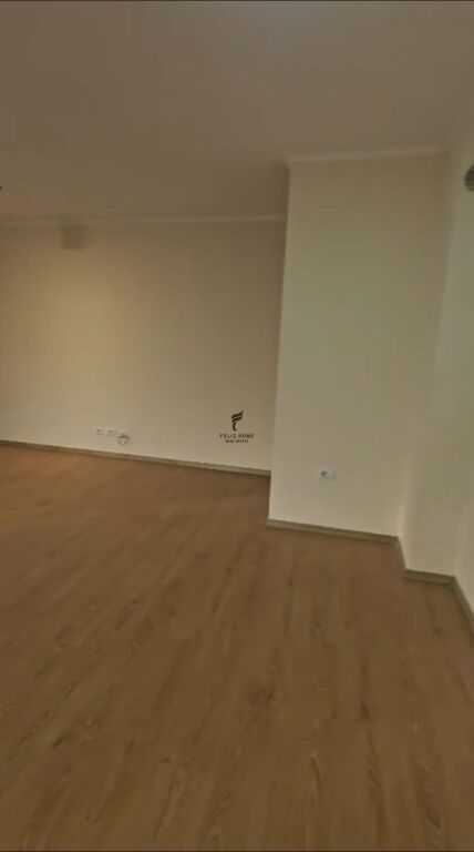 ZYRE ME QERA 122 M2 RRUGA 5 MAJ 40.000 LEKE FH-57902