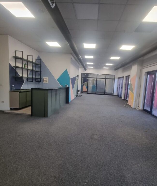 ZYRE ME QERA 190 M2 RRUGA E DIBRES 220.000 LEKE FH-57891