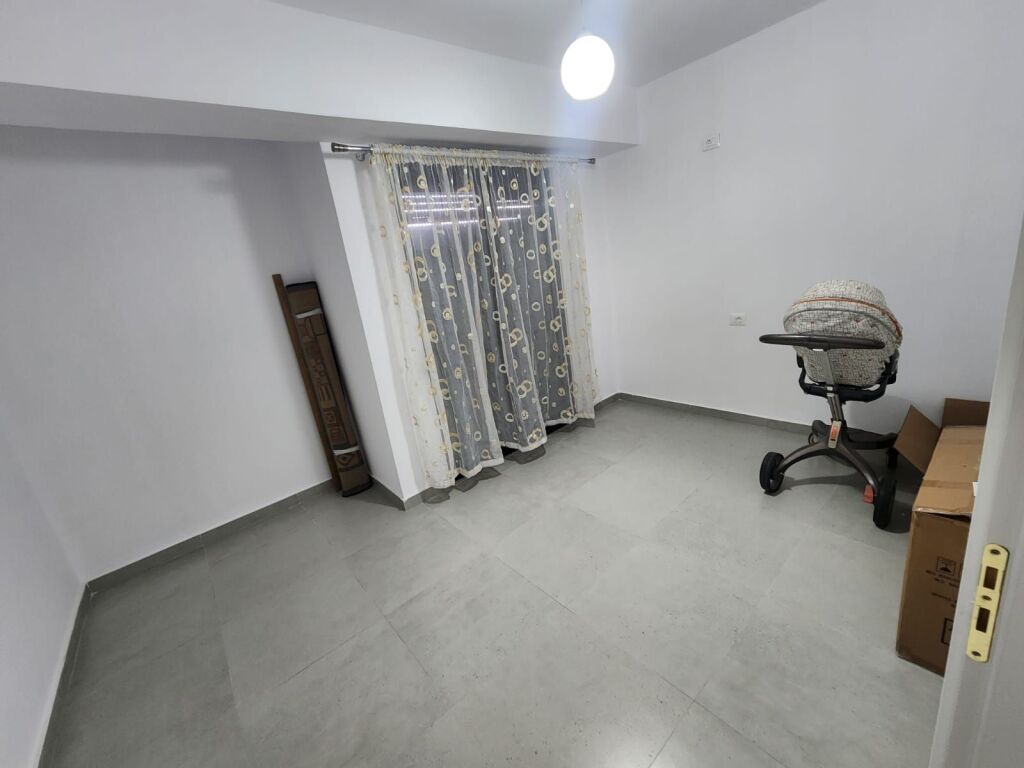 JEPET ME QERA APARTAMENT 2+1 PRANE MUZEUMIT , DURRËS
