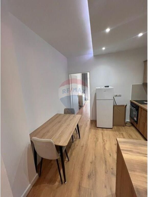 Apartament - Për Qira - Myslym Shyri, Tiranë