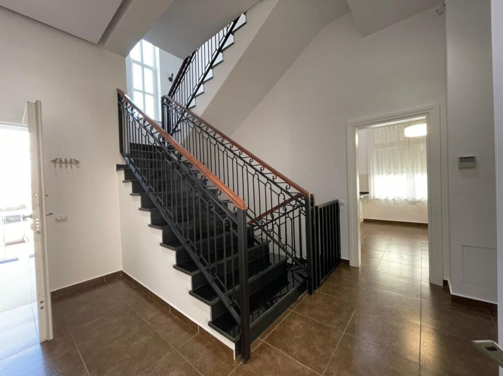 🏡 Vile me Qira – Rolling Hills, Lundër