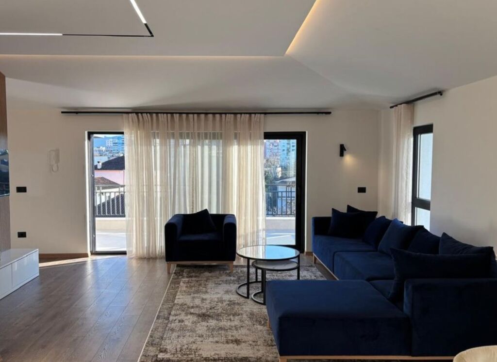 Jepet me qera apartament 2+1+2