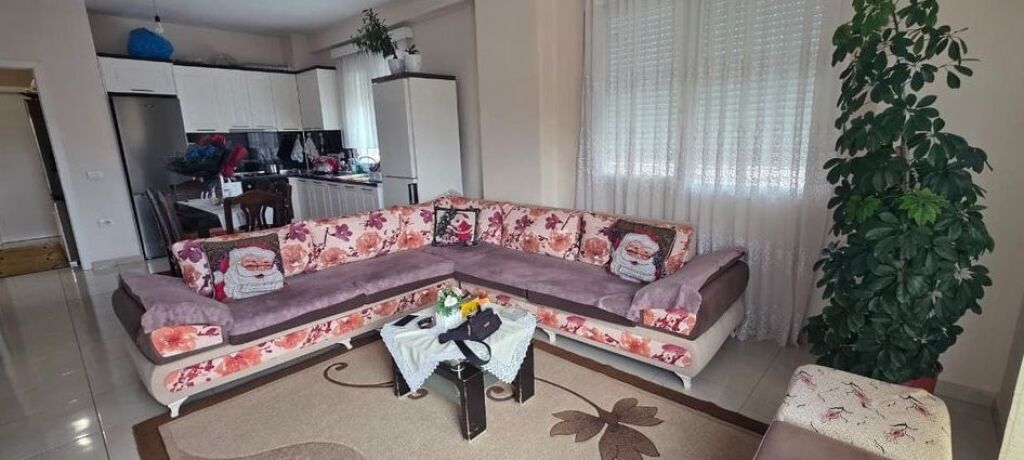 Jepet me qera 2+1+2 ne Misto Mame