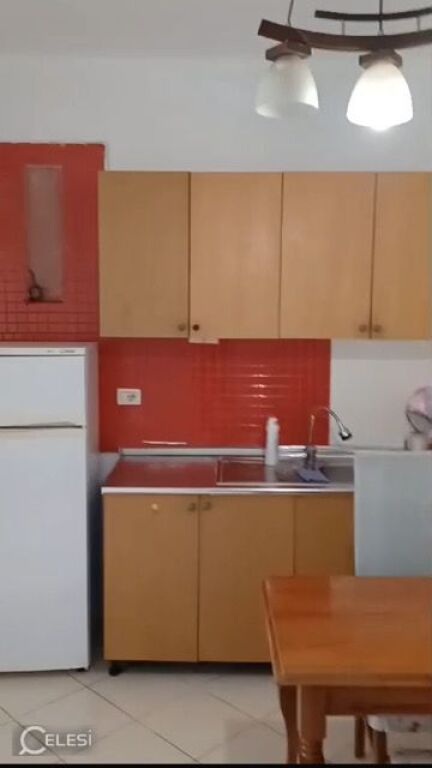 Jepet Me Qera Apartament 1+1+1 Ballkon