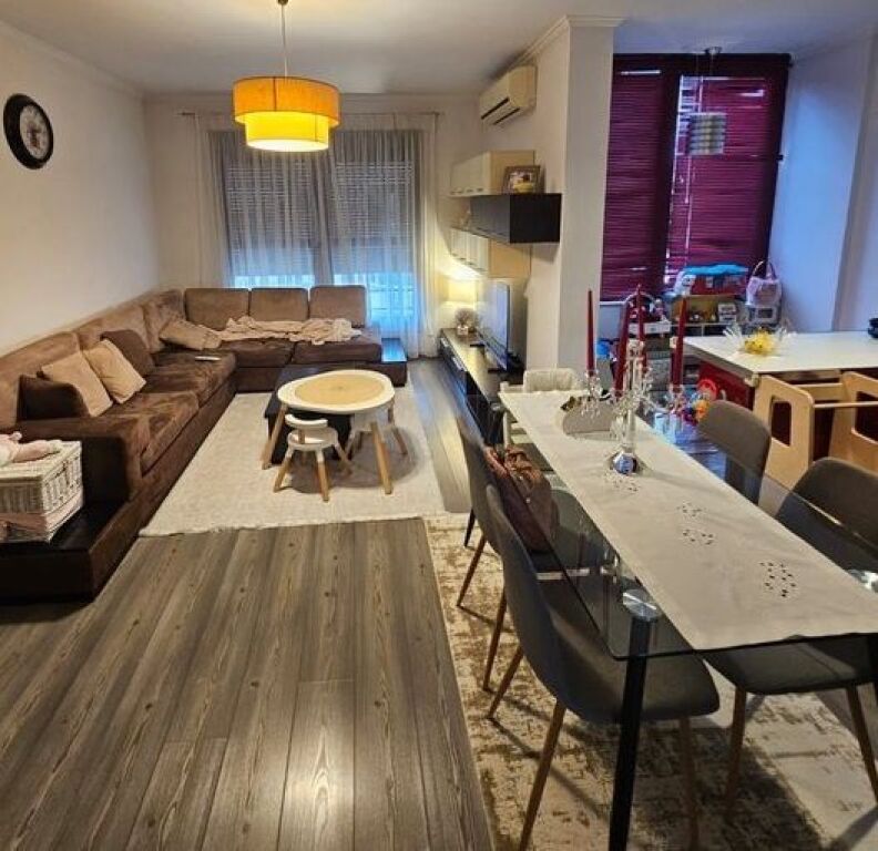 Apartament 2+1+2 me qera prane Liqenit