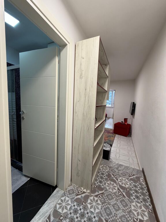 Jepet Me Qera Apartament 1+1+1 Ballkon