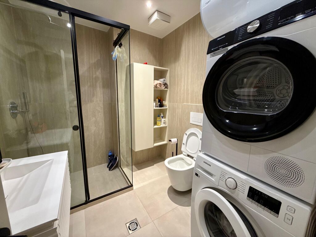 FOR RENT 1+1 APARTMENT, on Kavaja Street, opposite the Mosque