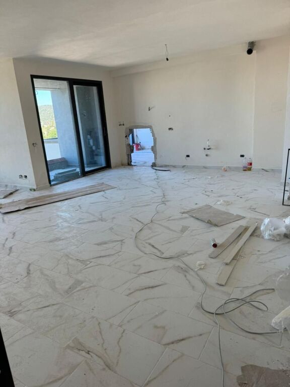 Apartment 2+1 with balcony for sale in Vlora