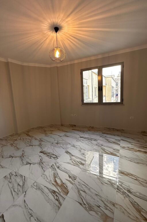 Shitet: Apartament 2+1 Astir, (bar Artisti)