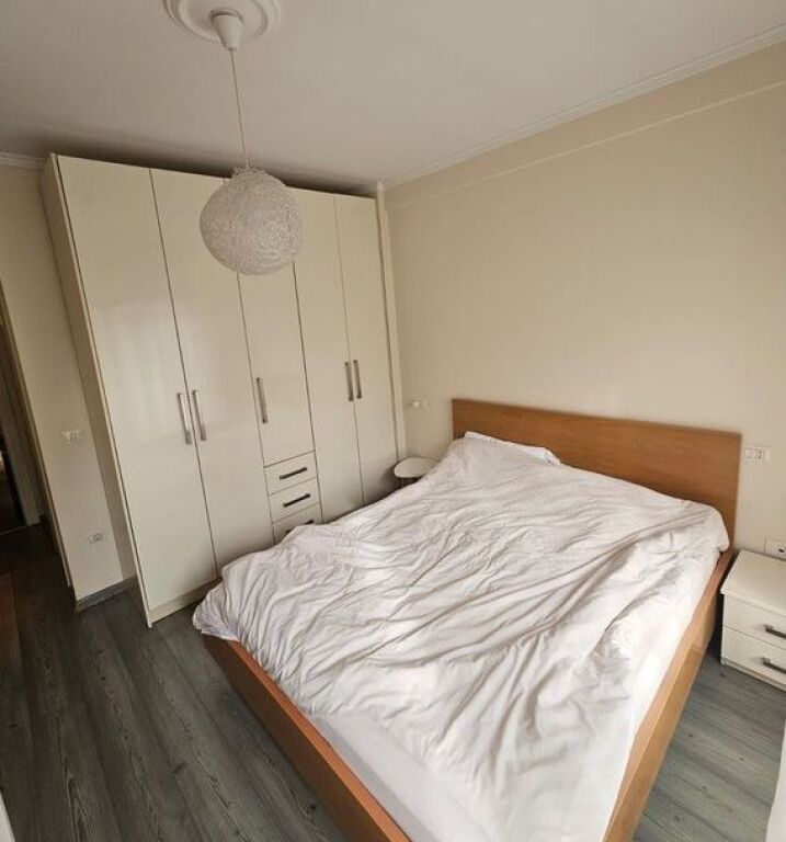 Apartament 2+1+2 me qera prane Liqenit