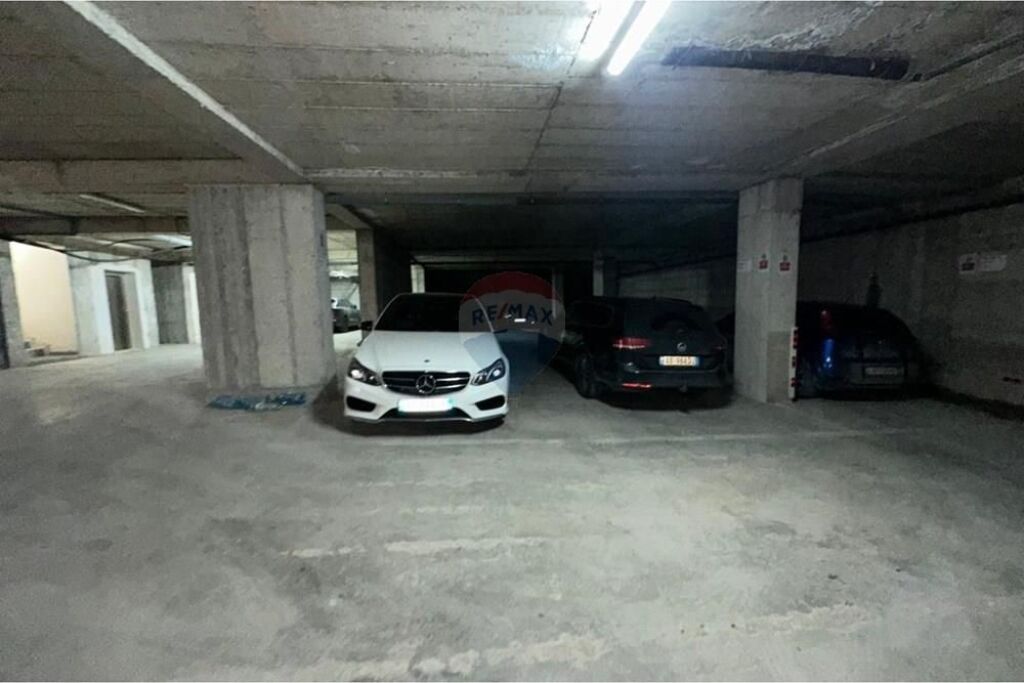 Dyqan - Për Qira - Rruga Dritan Hoxha, Tiranë