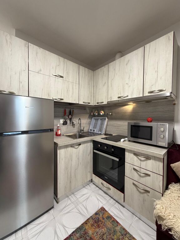 Jepet Me Qera Apartament 1+1+1 Ballkon