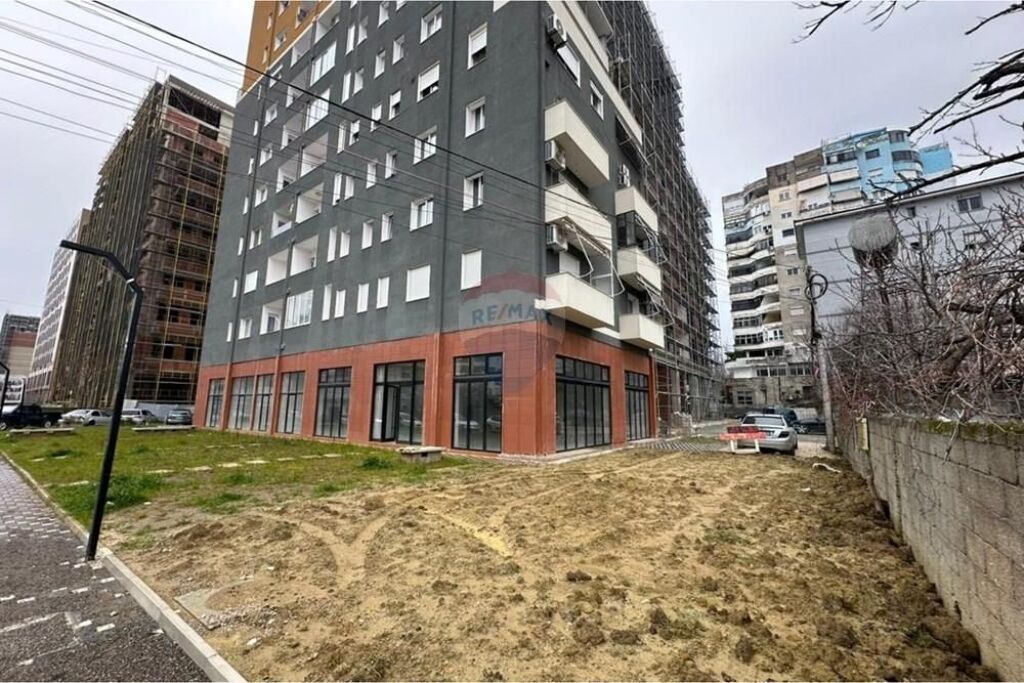 Dyqan - Për Qira - Rruga Dritan Hoxha, Tiranë