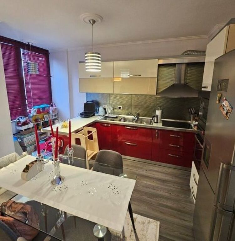 Apartament 2+1+2 me qera prane Liqenit