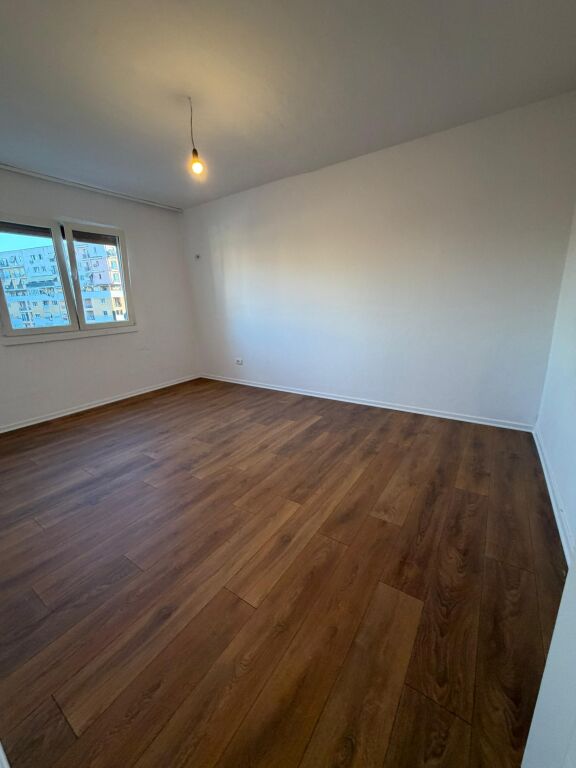Oxhaku Shitet Apartament 1+1 Pallat Ekzistues