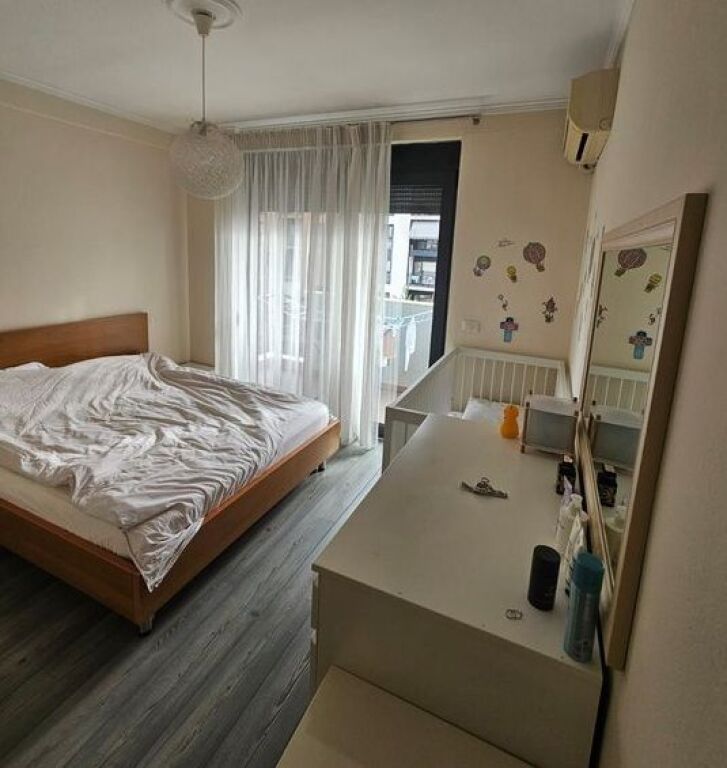 Apartament 2+1+2 me qera prane Liqenit