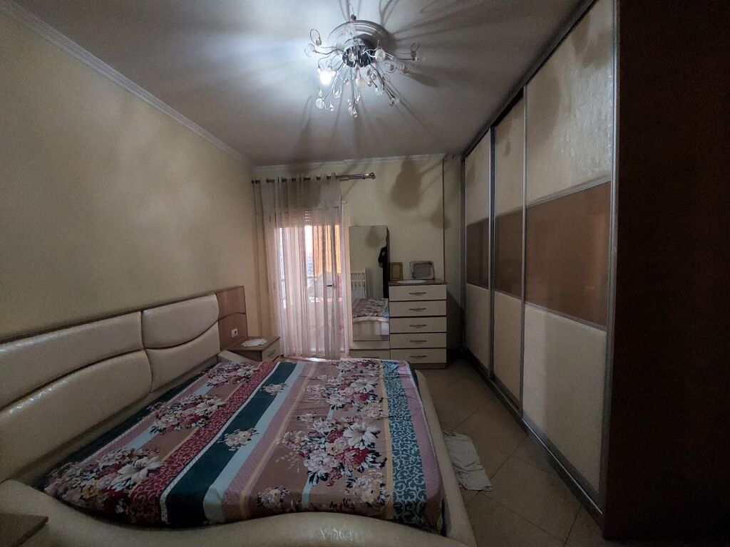 Apartament 2+1 për qira.Pallat i Ri pranë Gama Market Vlorë.