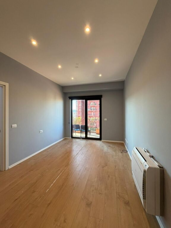 Ambient Biznesi (Zyre) Per Qira Tek Garden Building!!